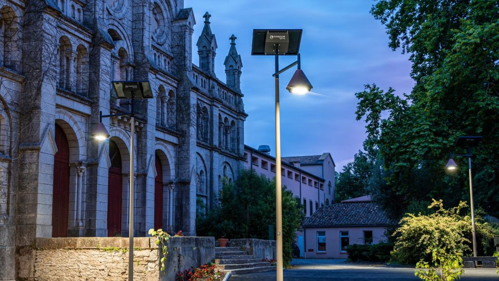 Conferència: Il·luminació Solar Autònoma: Innovació, Tecnologia i Aplicació
