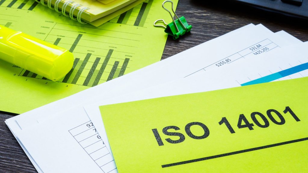 Nova versió de la norma ISO 14001: més pes per al clima, la resiliència i la digitalització