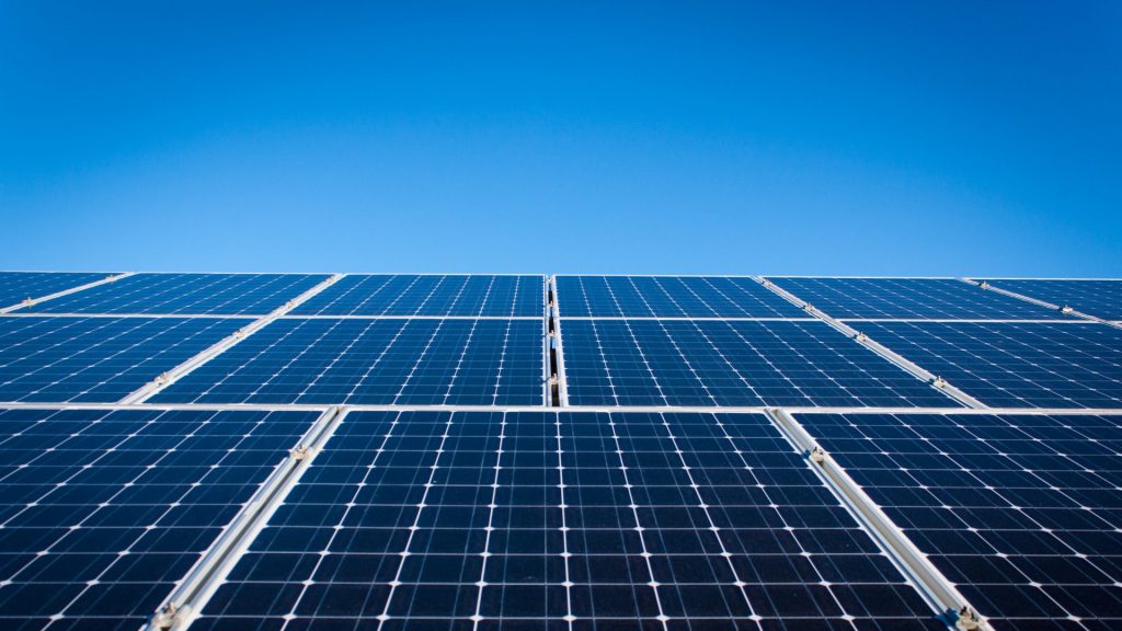 Fins a un 60% de deducció a l’IRPF per instal·lar plaques solars