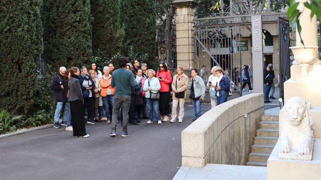 Prop de 400 persones visiten la seu del Col·legi durant el 48h Open House BCN